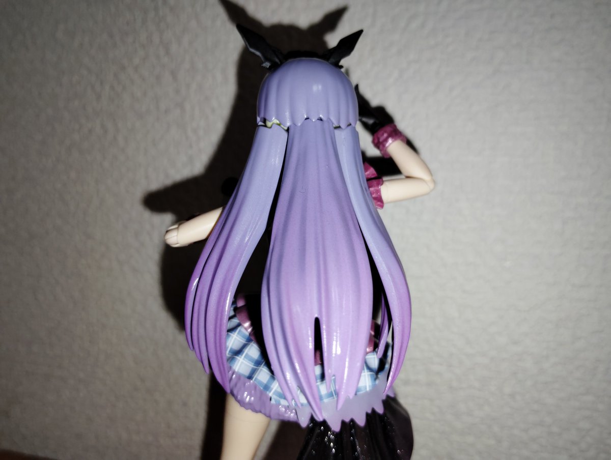 hattuto39's tweet photo. 6月6日なのでナキア氏をモデルにしたプラモデルを作成。イメージとしてはアイドル衣装！ 工夫した髪留めはIIのデカールを使用。
グラデーション塗装もうちょっと強めで良かったかも……
あと、サイドテールの髪型出たら塗り直す予定〜
#イン沙汰グラム
#30MS https://t.co/mp0TKIVpKM