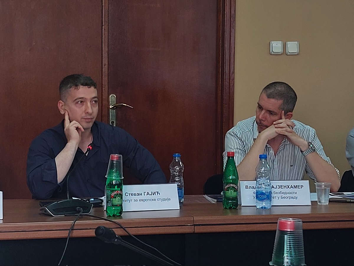 🗣🗣🗣

Наш колега др Стеван Гајић, научни сарадник, je на округлом столу „Џозеф Нај и његова научна заоставштина“ излагао рад под називом ,,Руска мека моћ: од мита до полуистине''.

⤵️⤵️⤵️