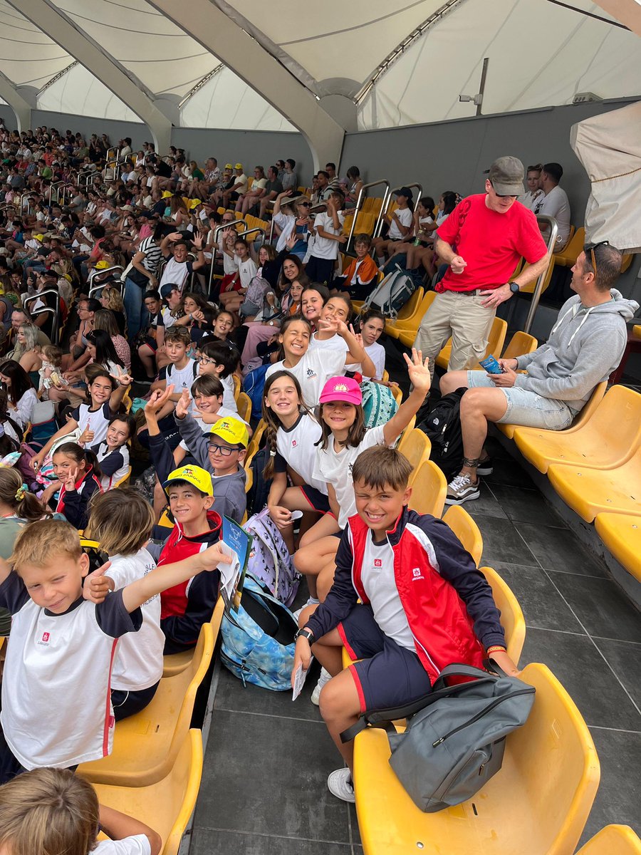 salesianoslpa's tweet photo. Nuestro alumnado de 4º está ya en Tenerife ¡nos vamos al Loro Parque! 🎒🚢Una experiencia única para descubrir la increíble biodiversidad del planeta🐬🐧🌺 @salesianoses #somosfuturo https://t.co/39Kt6Jbb9k