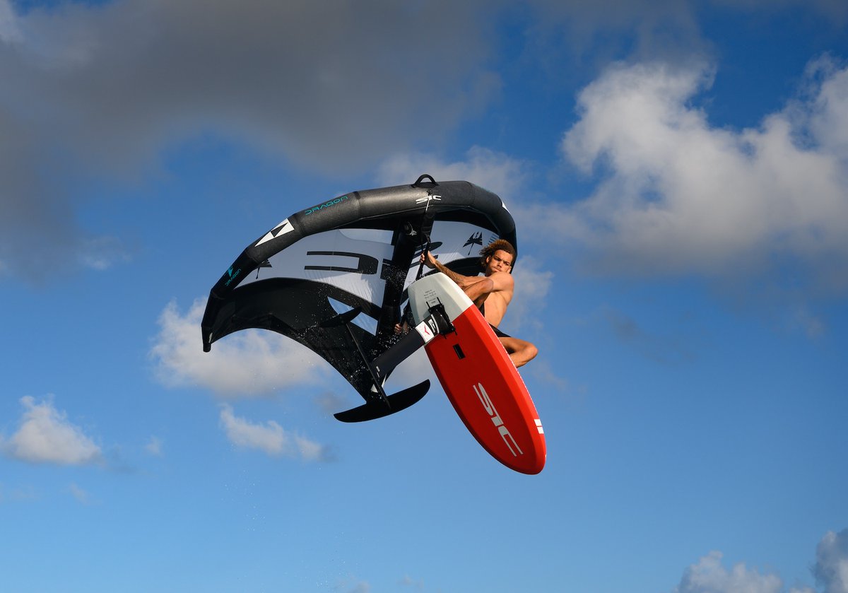 It’s a 🦅 …
It’s a ✈️ …
Nah, it’s just Terence Clappers doin’ what he does best. 😜

#SICMaui #SICfoil #wingfoiling #BoundByWater