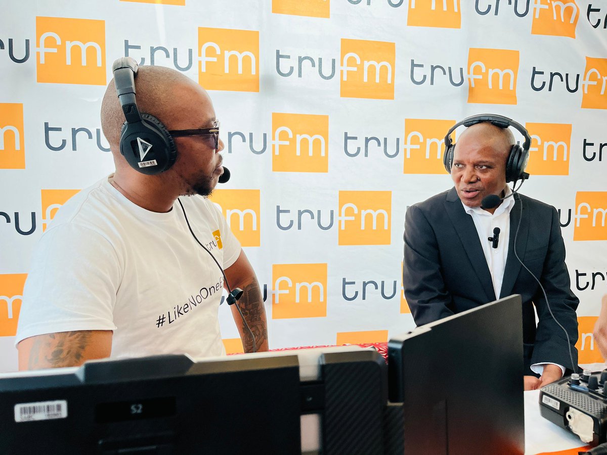 Solly Mbindela, Head of MTN, proud sponsor of the Eastern Cape Department of Education: 2025 MEC Excellence Awards.

#MECExcellence2025 #truFM #LikeNoOneElse #EducationMatters #MTN #LunchTimeShandis