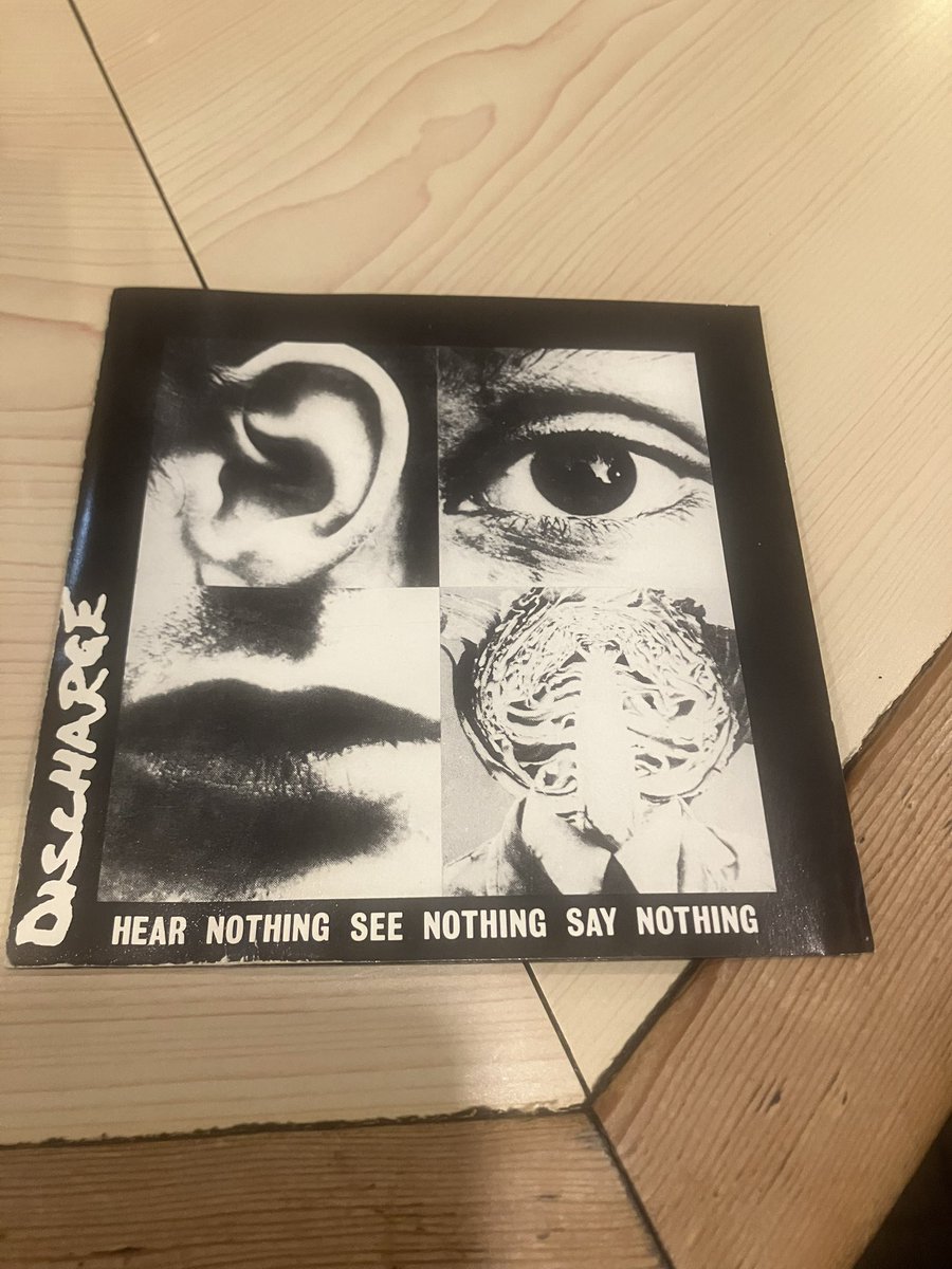 894ni_modosou's tweet image. 抗議して生き残れ。進路を変えるのは私達だ。
#ProtestAndSurvive
#DISCHARGE