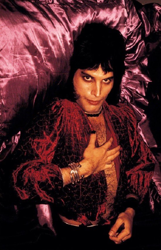 TheRealMickRock's tweet image. “I remember Freddie telling me, ‘the most important thing is to live a fabulous life. As long as it’s fabulous, I don’t care how long it is.’ Freddie Mercury was one of my favorite human beings, a gem of a man.”
@freddiemercury #shotbyrock in 1974
#pride #pridemonth 🌈