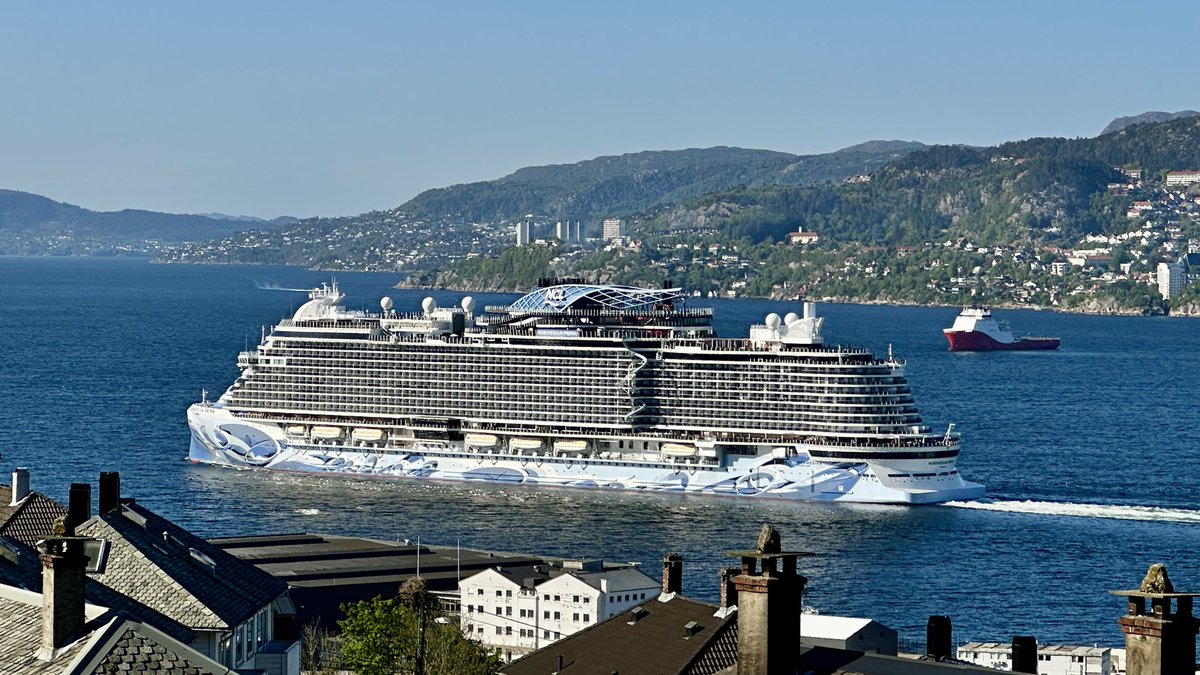 Good morning from Bergen, from my terrace where I drink my morning coffee ☕️