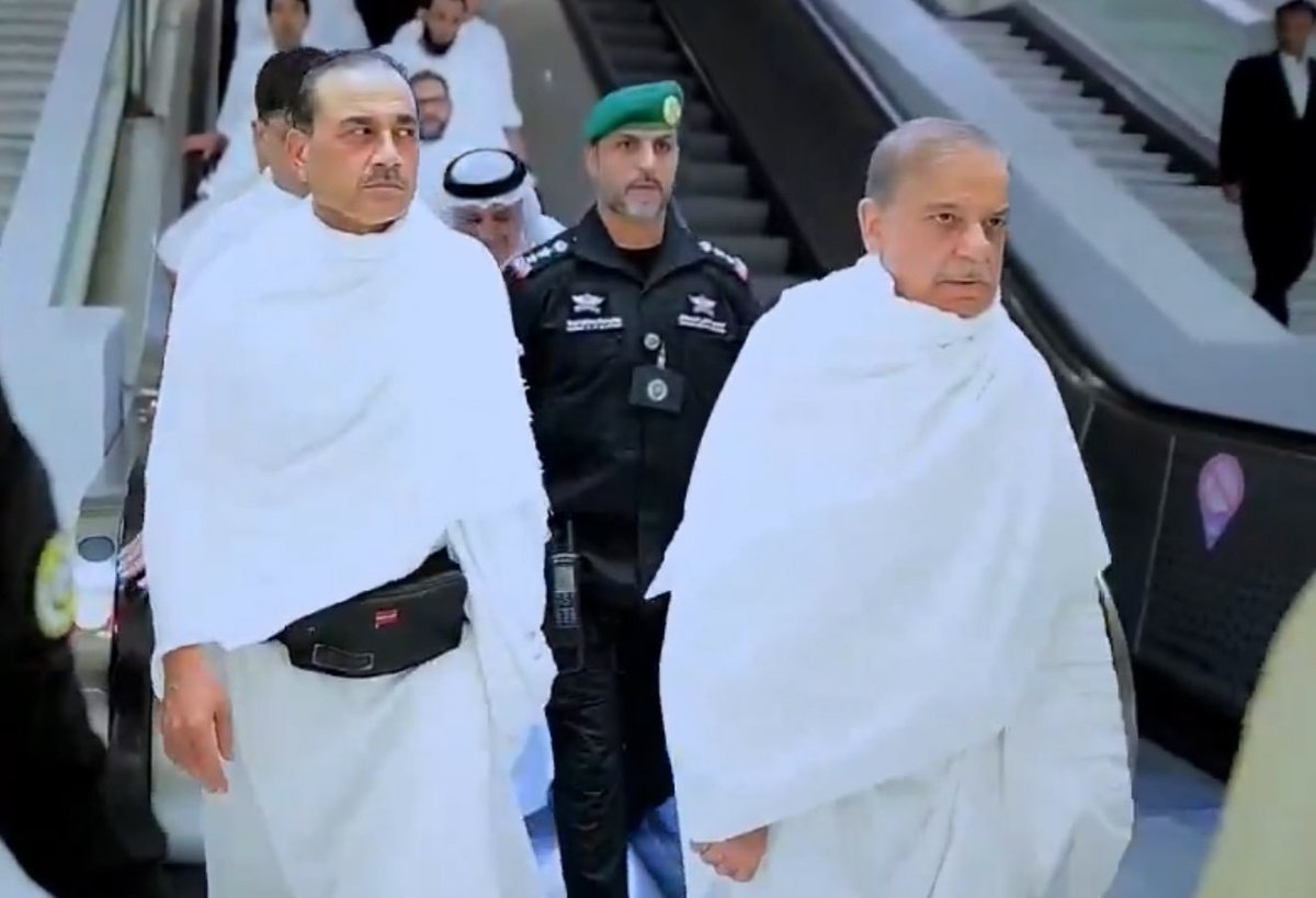 "آتے ہیں وہی جن کو 
سرکار بلاتے ہیں"
پاکستان دے غریب آدمی دی مت بنی شودر نے ایسی نعتاں نال مار دتی حقیقت ایہہ وے 
جاتے ہیں وہی جن پہ
قوم کا مال لوٹاتے ہیں