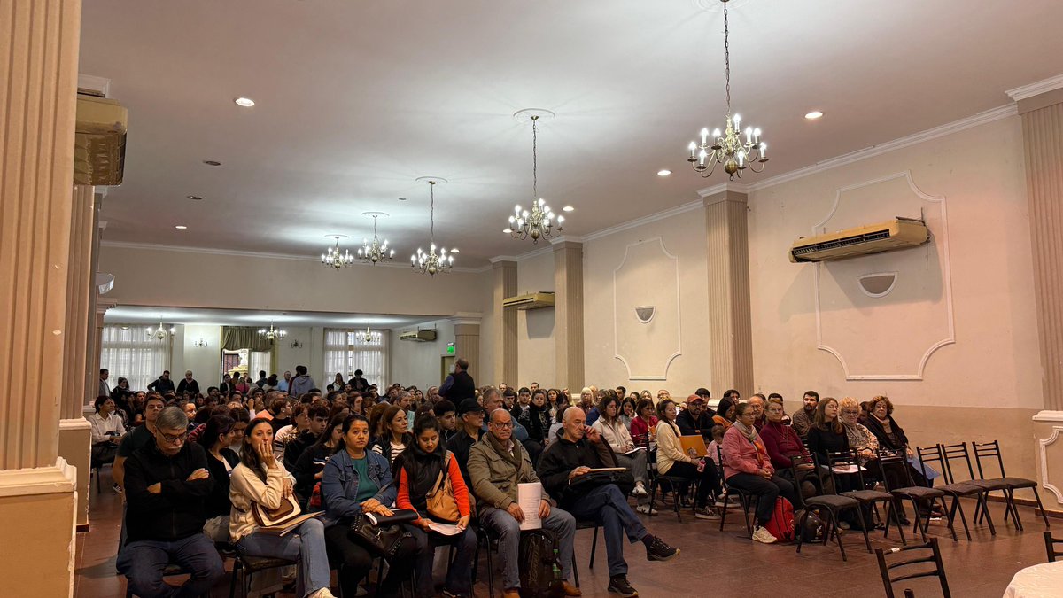 Ayer finalizamos la cuarta Misión Consular a Corrientes capital. Atendimos, orientamos e informamos a 3.000 personas y nos llevamos 2.500 nuevos expedientes de nacionalidad por LMD completos. Gracias como siempre a la Sociedad Española de Socorros Mutuos por cedernos su sede.