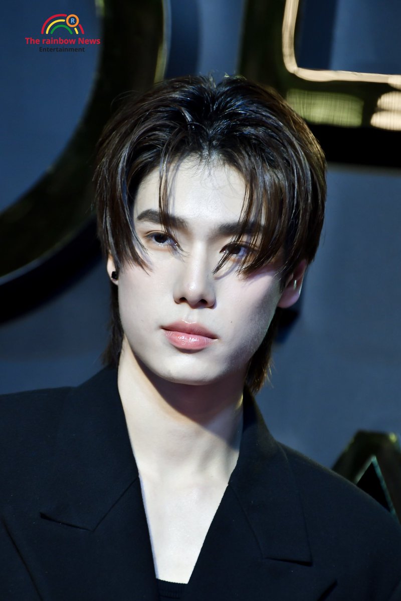 PONDPHUWIN RED CARPET

#LOrealParisWorthItTHxPondPhuwin

SNIPER                                                          WIFEY
SNIPER                                                          WIFEY
SNIPER                                                          WIFEY