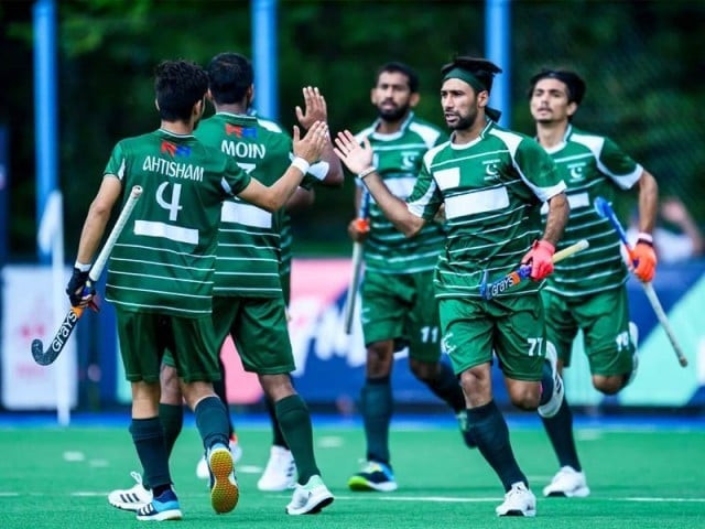 Muneeb313_'s tweet photo. Schedule of Pakistan sports in the coming days: 

Pakistan vs Myanmar in AFC Asian Cup Qualifiers: June 10 ⚽️

FIH Nations Cup: June 15 to 21 in Malaysia 🏑

AVC Men’s Volleyball Nations Cup: June 17 to 24 in Bahrain 🏐 https://t.co/vPa0gfTFm2