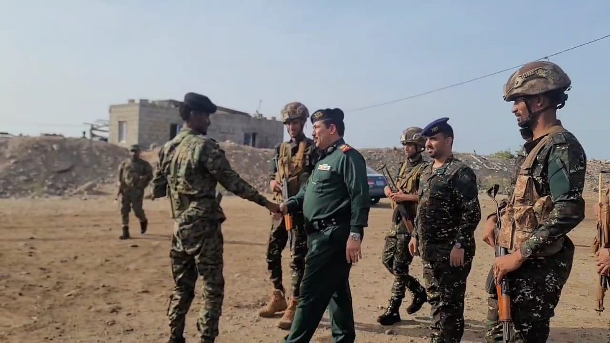 وزير الداخلية يقدّم التهاني لعدد من النقاط الأمنية في العاصمة المؤقتة عدن

الإعلام الأمني – عدن

قام وزير الداخلية اللواء الركن إبراهيم علي حيدان، صباح اليوم، بزيارة ميدانية إلى عدد من النقاط والمواقع الأمنية في العاصمة المؤقتة عدن، مقدّمًا التهاني لمنتسبيها بمناسبة حلول عيد