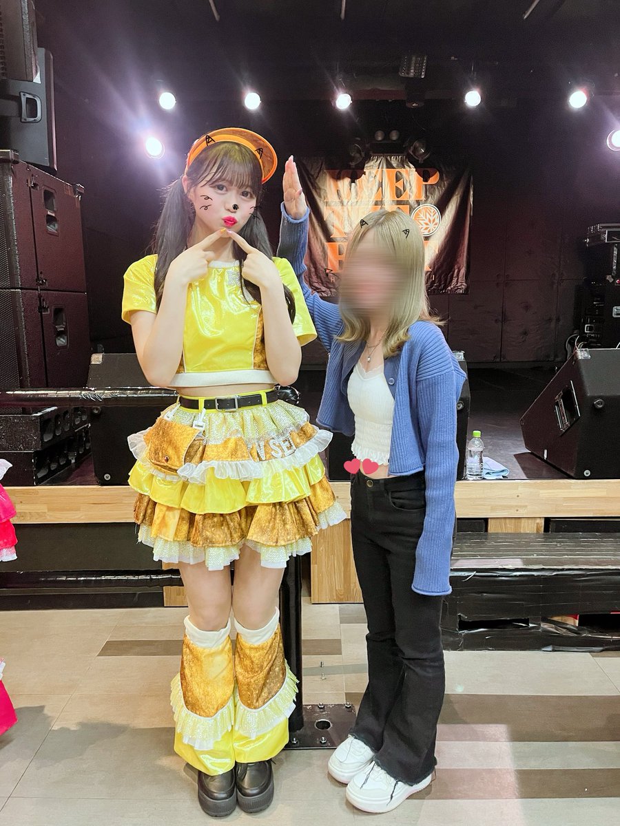 ふたばと金星の会話の中には「身長差やばくない！？？⭐️」がほぼ毎回あるので念願の身長差ツーショ🧑🏼‍❤️‍🧑🏼

最初上半身しか映らない感じだったんだけど三浦マネが角度工夫してくれたの〜！！ありがとうございます💫🩷

 #りんご娘  #金星