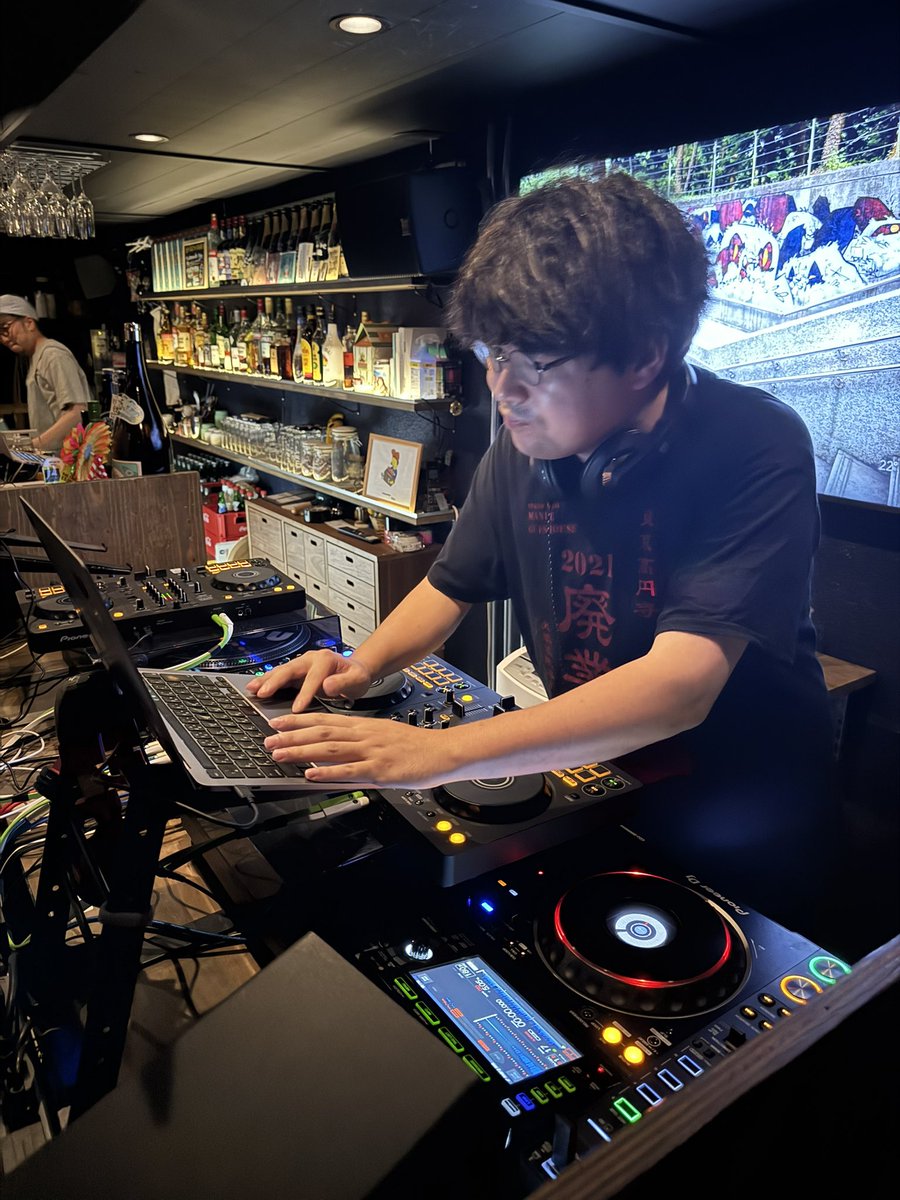 makidondisco's tweet photo. はたくーん
久しぶりのneccoDJ
ナイス選曲(๑•̀ㅂ•́)و✧
 #necco
 #オープンデッキ https://t.co/2zHfkmhwG7