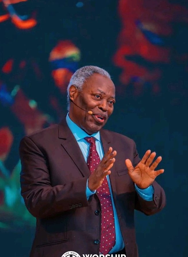 charlesayidu's tweet photo. As we celebrate pastor @pastorwf_kumuyi at 84 today, there are 3 points to briefly consider:
1. The Background of Kumuyi
2. The Biography of Kumuyi
3. The Blessedness of Kumuyi

A short thread🧵👇
1/4
#Kumuyiat84 https://t.co/QnDoNkYDHf