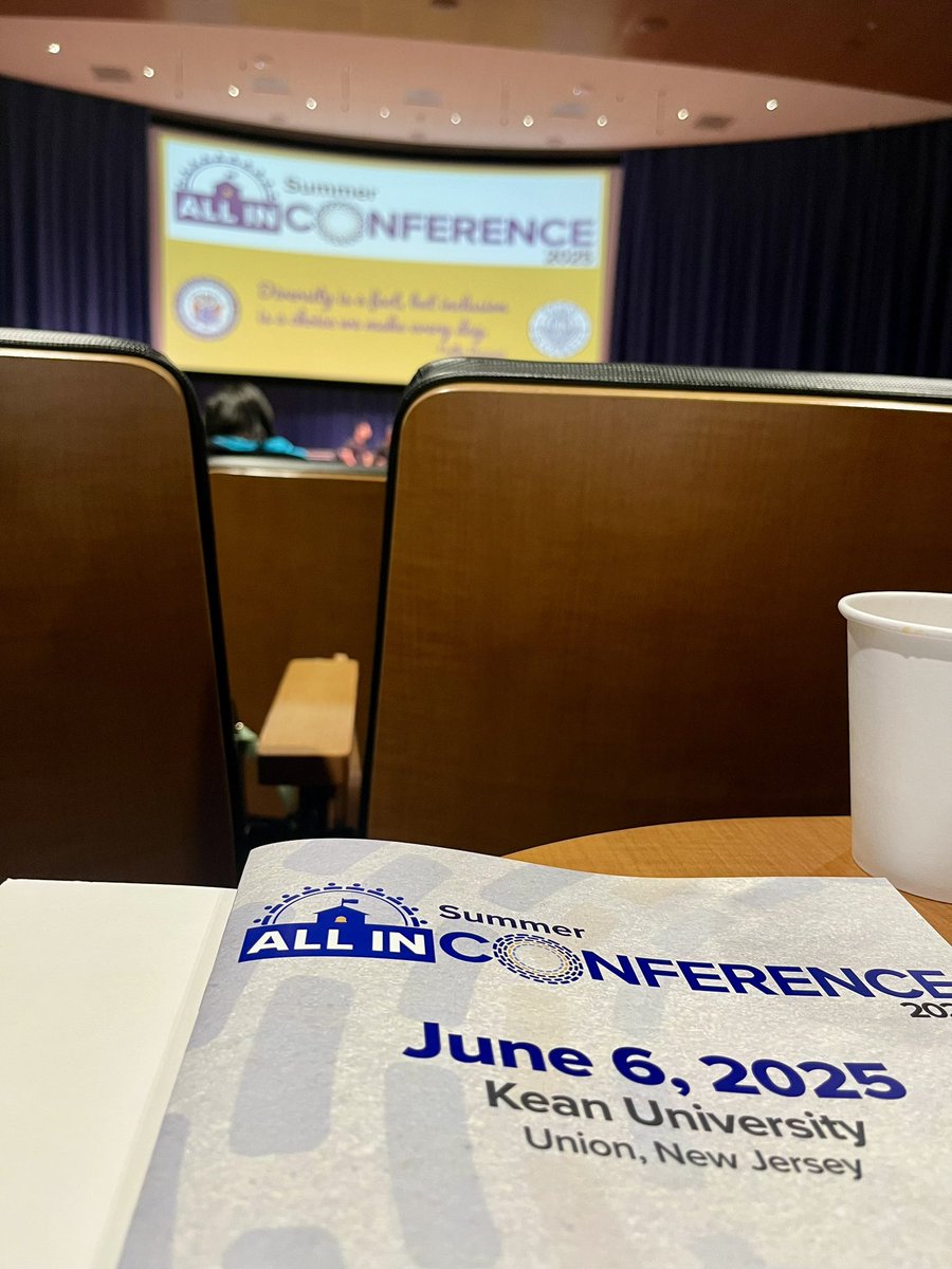 𝕃𝕒𝕦𝕣𝕖𝕟 𝕄𝕒𝕝𝕒𝕟𝕖𝕪 tweet media