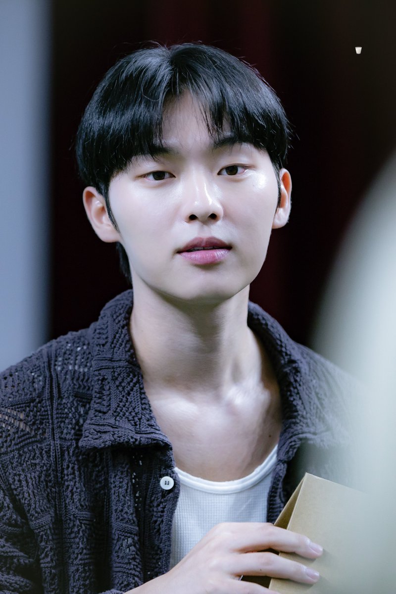 hyunwookfile's tweet photo. load this hyunwook in 4k. https://t.co/j6ylPsQiXV