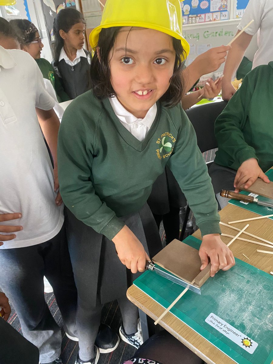 stpatrickspri's tweet image. Full steam ahead for P3’s rail project! 🚂 This week they built their own working trains. 👷🏽‍♀️👷🏻They used measuring, sawing and design skills to create amazing locomotives. 🪚📏Huge thanks to our P6/7 friends for their expert help! 👏🏼 #STEM #RailProject @primaryengineer