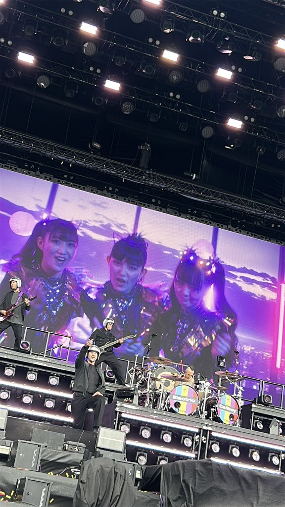 NickyToons's tweet photo. Electric Callboy as a surprise act opening Rock am Ring 2025 🤩
#electriccallboy #ratatata #rockamring #babymetal https://t.co/EX8wI2t7LJ