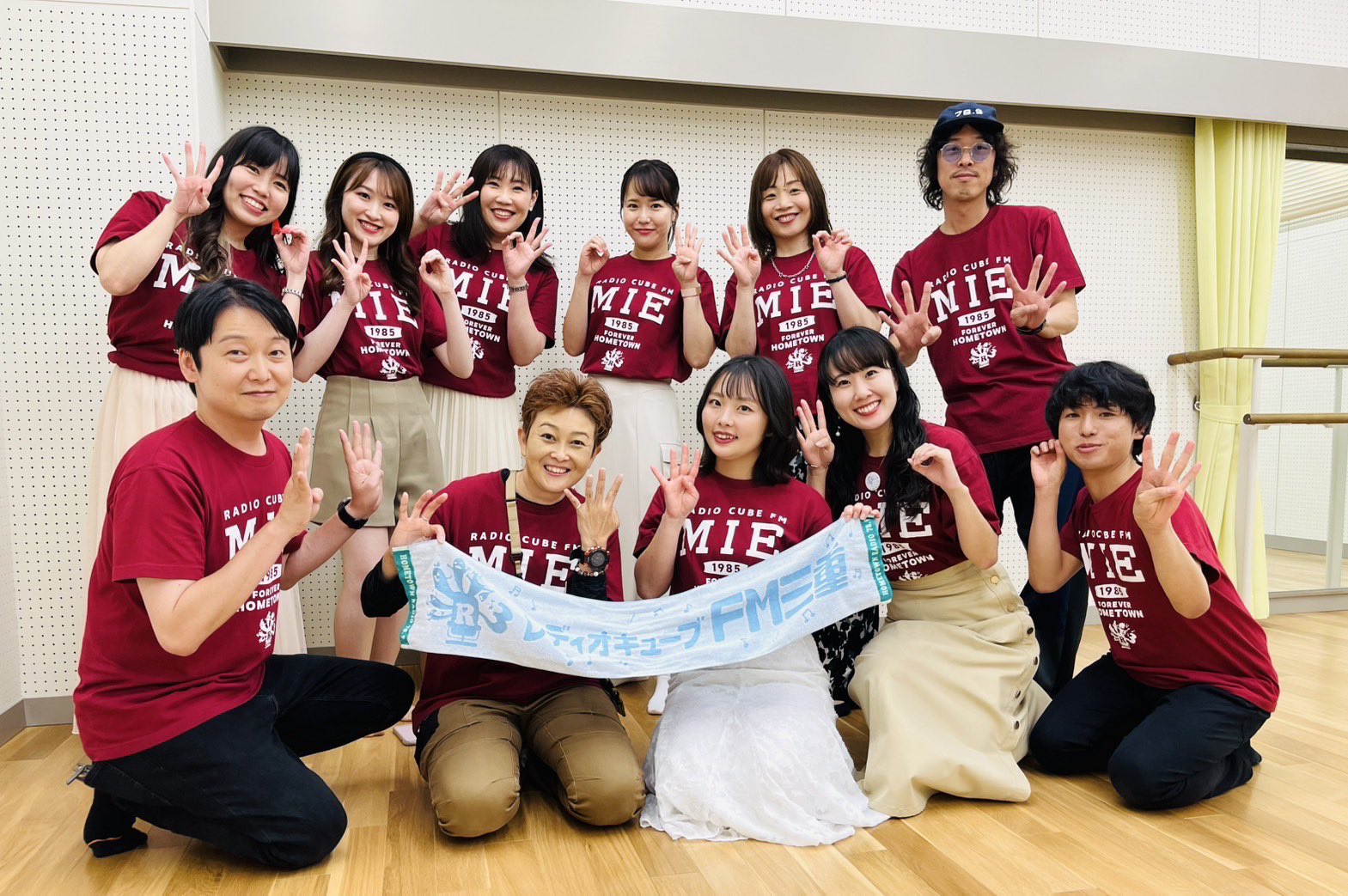 AAA 1stライブ R1マフラータオル 紫 -宇野実彩子- AAA 1stライブ R1マフラータオル 紫 -宇野実彩子- 2025年最新】aaa