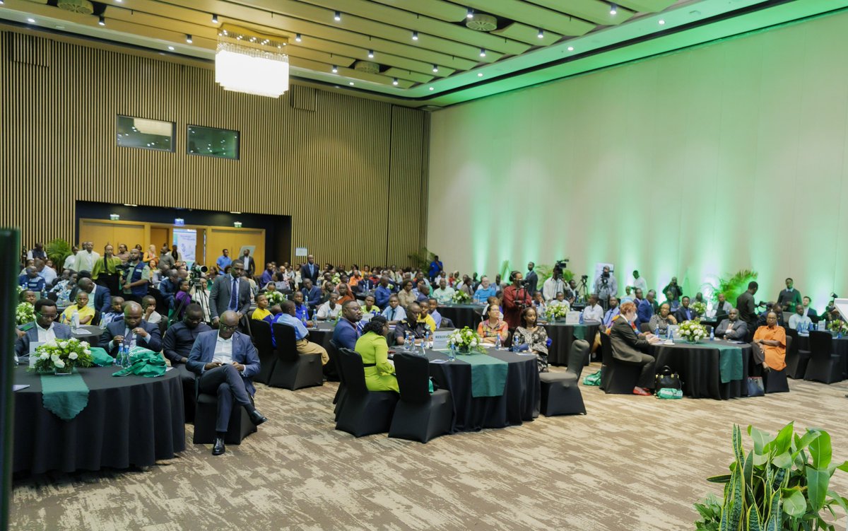 WGYB_NGO's tweet image. Yesterday, we were honored to join @REMA_Rwanda and @EnvironmentRw in celebrating World Environment Day and 20 years of bold action against plastic pollution.  We believe that empowering children and youth to become champions for the environment is key to building a more