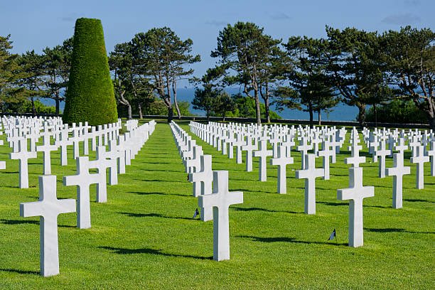 81 years ago today - one of the bravest &amp; most unimaginable days in our history. 

Men as young as 18 landed on the shores of France - over 4,400 would not see another day &amp; died so that freedom would not 🇺🇸❤️