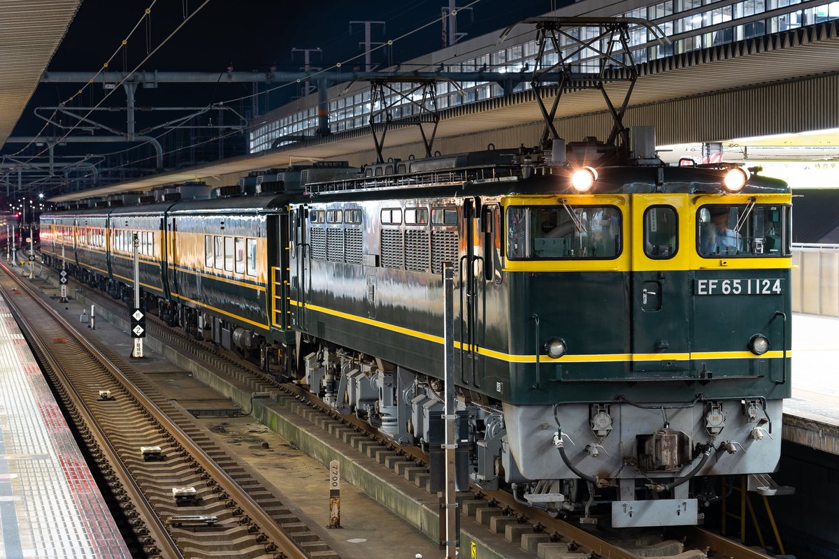 2025.06.06
サロンカー彗星(9367レ) @姫路
EF65 1124 14系客車5B