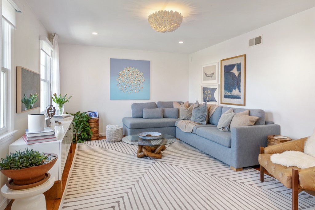 Renovated Home Near the Beach

7 Maloney Lane | Middletown, RI
3 Beds | 2 Baths | 2,867 Sq Ft.
$1,500,000 | Grace Cimo McCluskey
bit.ly/43L7AEC

Open House
Saturday, June 7, 2025
11:00 AM - 1:00 PM