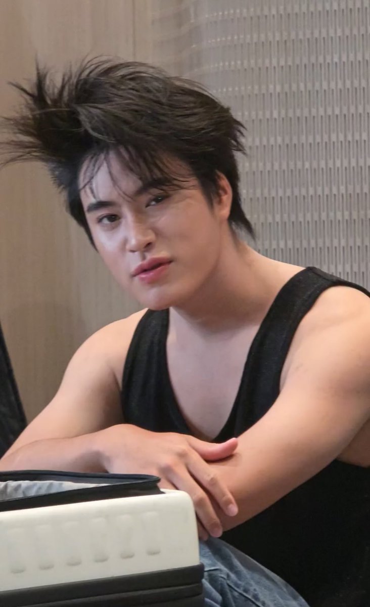 pondtangpanting's tweet image. 🌻 : Coba kamu ikutin gayaku..
🪥 : Hah? Gimana? 
🌻 : Ih 😠 kaya gini 😈
🪥 : Gini? ✌🏻😘😉
🌻 : 😒🫡 Syap si paling beda