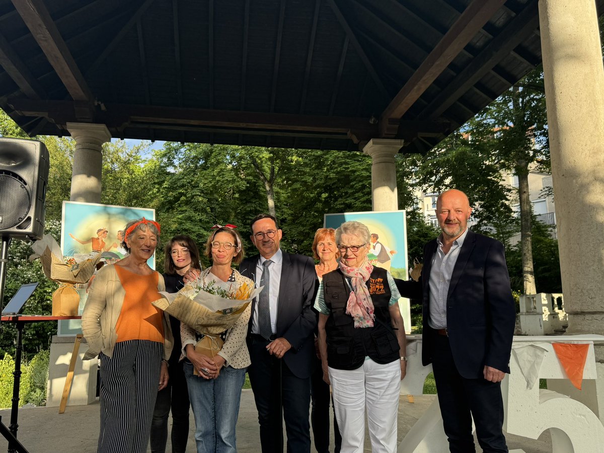 SarahAgier63's tweet photo. 🎉 Joyeux 25 ans #JazzauxSources !
Émotion, musique et une ambiance festive au rendez-vous pour l’inauguration de cette 25e édition ! Bravo aux organisateurs et aux bénévoles pour ce bel événement populaire qui fait vibrer @Chatel_Guyon 🎶
🎷 et Vive la culture ! https://t.co/IT1tdI4tmJ