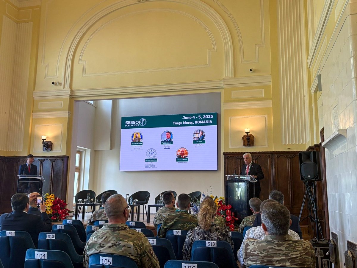 E-ARC hosted a panel at #SEESOF2025 on resilience through regional cooperation. 
Speakers included Lt. Gen. Berdilă, Gen. (Ret.) Duță, R. Zamfir, Dr. Drăgan &amp; Dr. Buzatu. Moderated by Col. (Ret.) Vasile, with opening by Amb. Fătu. 

#Resilience #NATO #EU #EARC