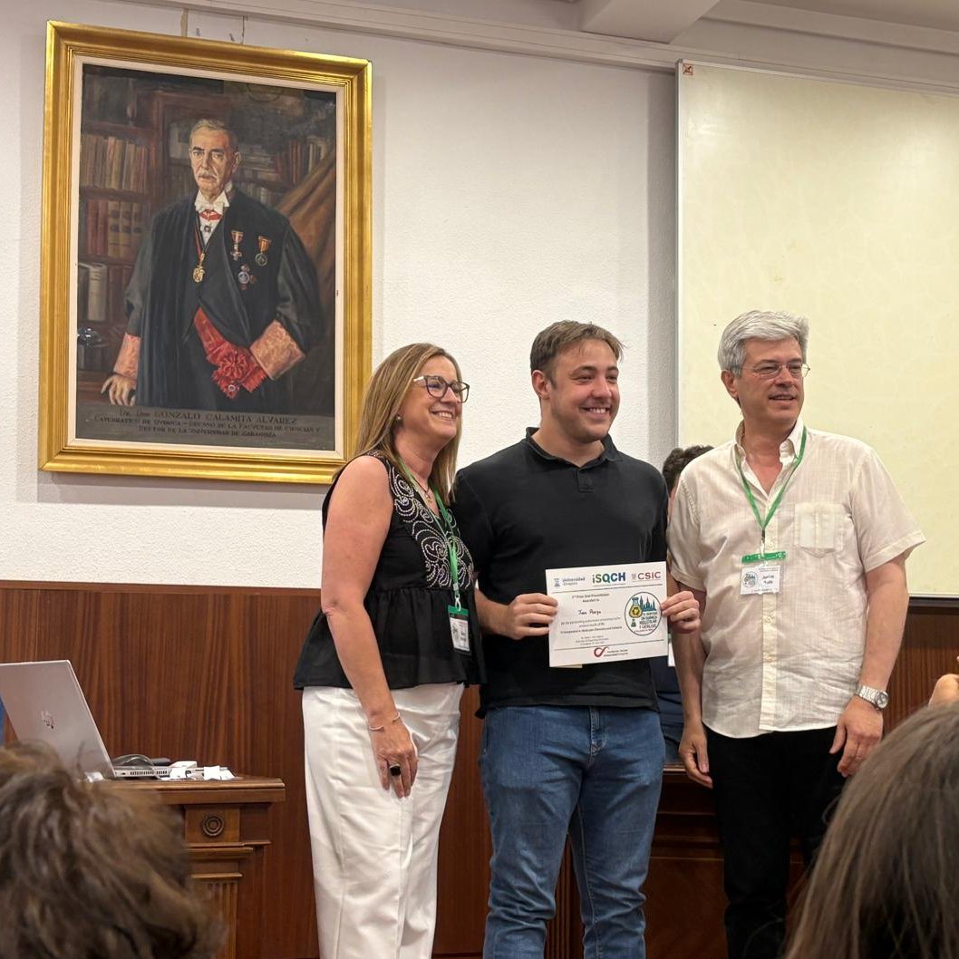 Platineros (@platinerosuz) on Twitter photo Great talk by our PhD student Juan Pueyo at the IV Symposium on Molecular Chemistry and Catalysis. Left photo, Juan in action; right photo, Juan's talk awarded with 2nd prize... Congratulations!
<a href="/ISQCH/">ISQCH (CSIC-UNIZAR)</a>
<a href="/Ciencias_Unizar/">Ciencias_Unizar</a>
<a href="/unizar/">Universidad Zaragoza</a> Great talk by our PhD student Juan Pueyo at the IV Symposium on Molecular Chemistry and Catalysis. Left photo, Juan in action; right photo, Juan's talk awarded with 2nd prize... Congratulations!
<a href="/ISQCH/">ISQCH (CSIC-UNIZAR)</a>
<a href="/Ciencias_Unizar/">Ciencias_Unizar</a>
<a href="/unizar/">Universidad Zaragoza</a>