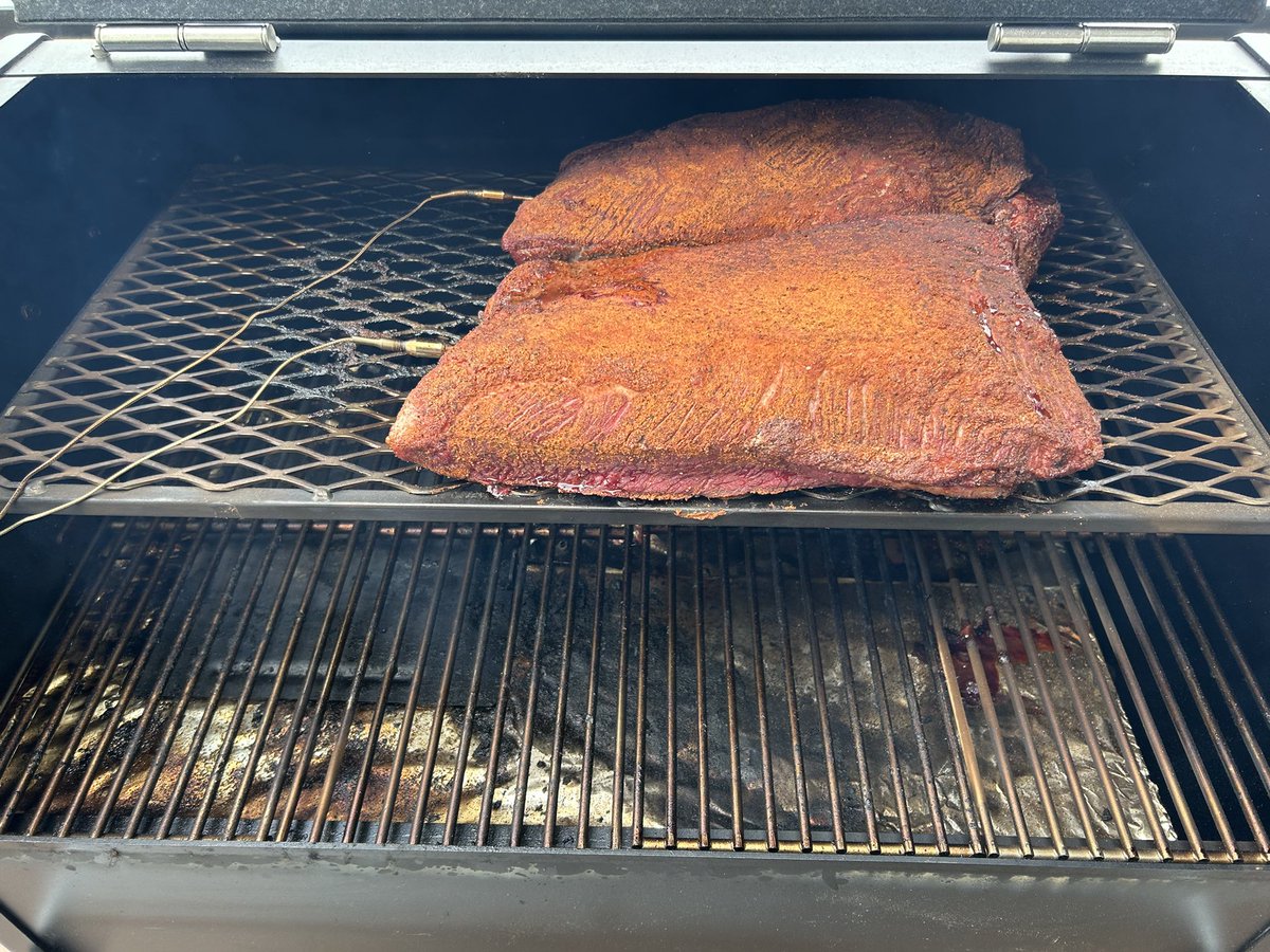 bjizzle56's tweet image. Briskets turned out really good. Hoping Mr. Joe Cardiff and family enjoy them later today. Big thanks to Eric Johnson &amp;amp; @smokinokiesbbq1 for the side dishes that will pair with the briskets. #bbq #smoker #yoder