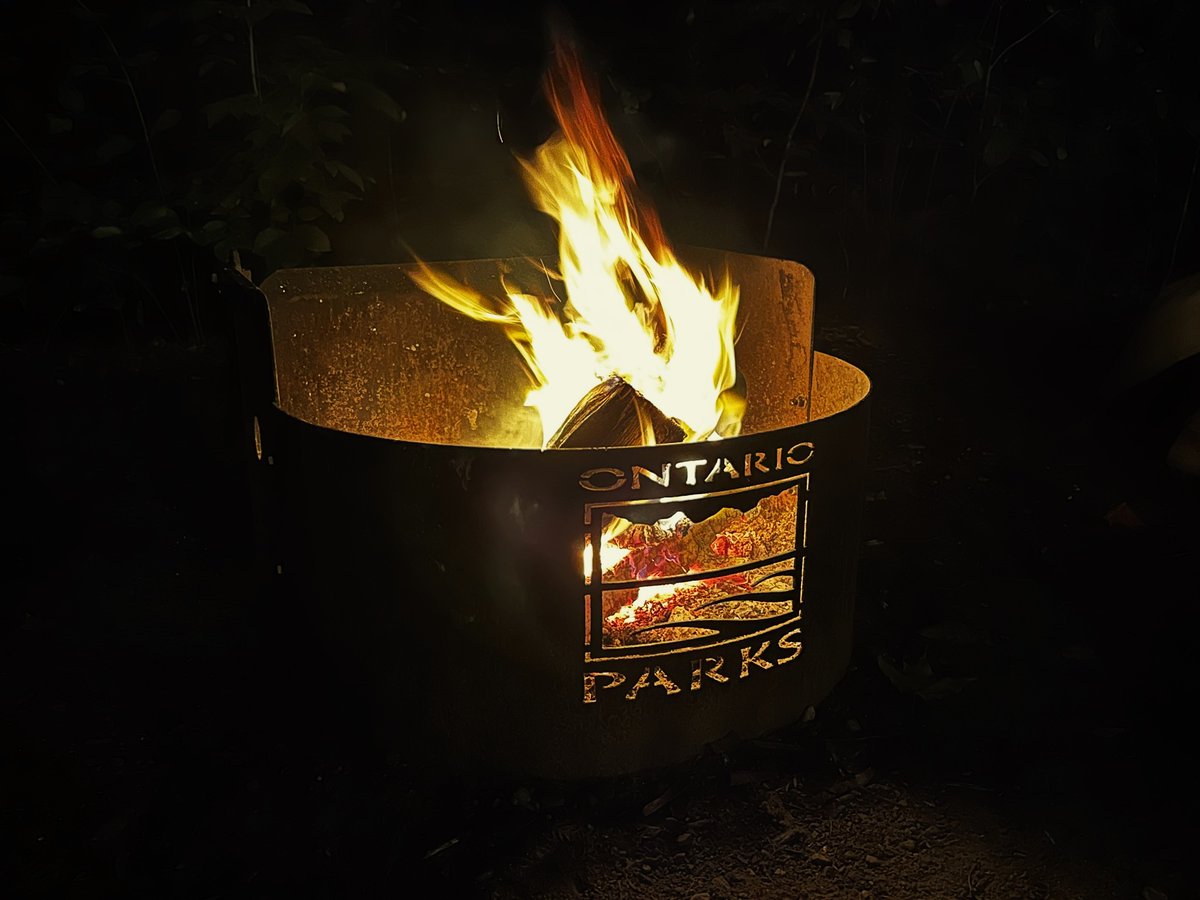 How to have a safe campfire at Ontario Parks: 
 
🔥 Only use the designated fire pit 
🔥 Keep your fire less than one metre in height and diameter 
🔥 Never leave your campfire unattended 
🔥 Put it out by pouring lots of water on the fire until the ashes do not hiss