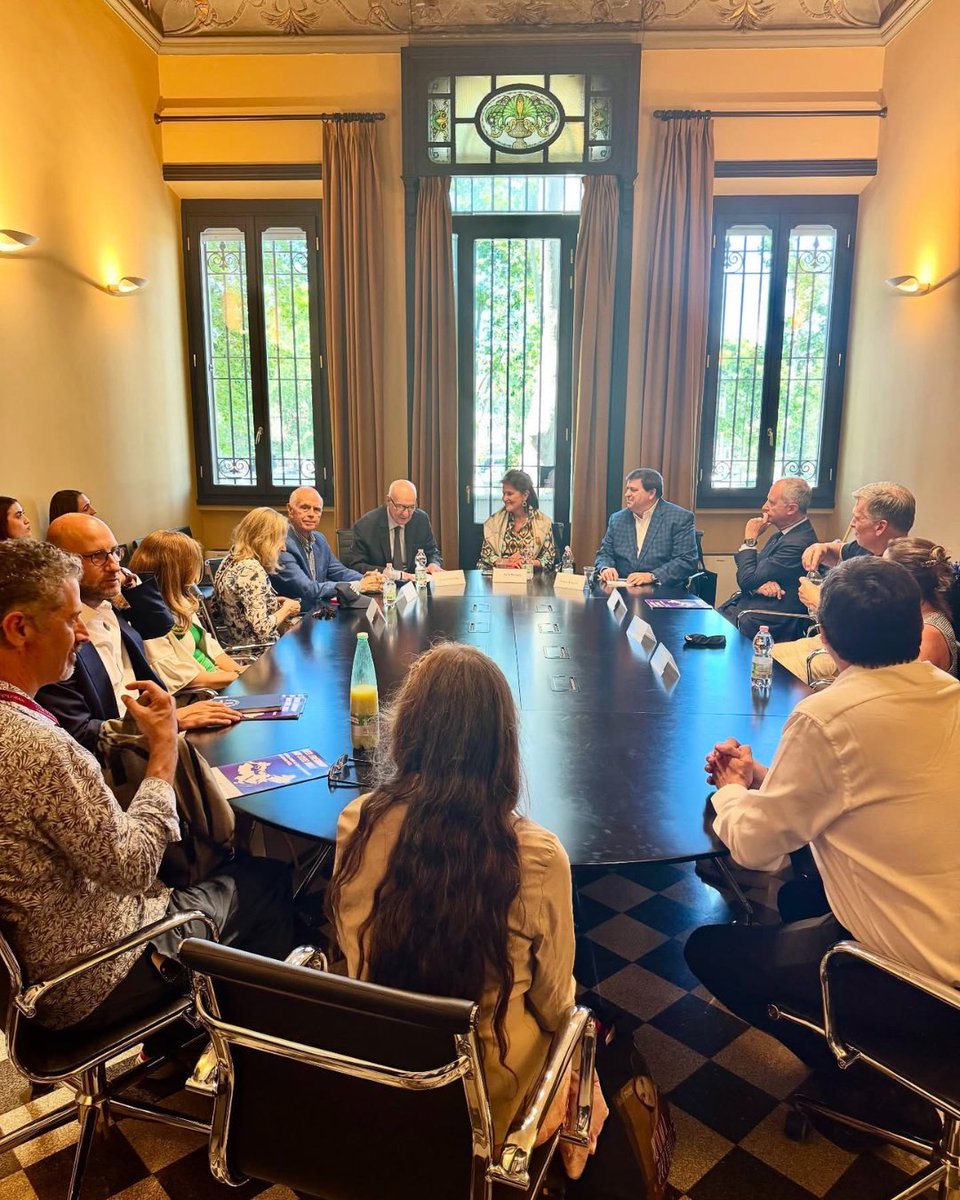 AnitaBMcBride's tweet image. Honored to speak in Rome this week—first at @JohnCabotRome with Stewart McLaurin on First Ladies’ leadership, then at the Italian Parliament on their lasting impact. Grateful to share stories from First Ladies Make History. #LeadershipLegacy #FirstLadies