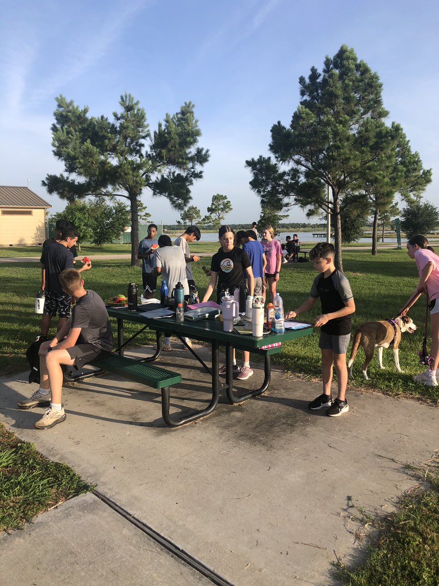 Week 22
Consistency in training WILL bring about improvements in performance….mentally and physically. After a good long run, runners enjoying some watermelon.  Great source for recovery after an extended duration.  GO EAGLES!!!!
#BeAbove #theGoldStandard #fhsboosterclub