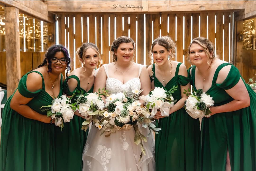 Already a few of the nice pics which are so well done and super fun, especially being goofy with both of my friends ☺️