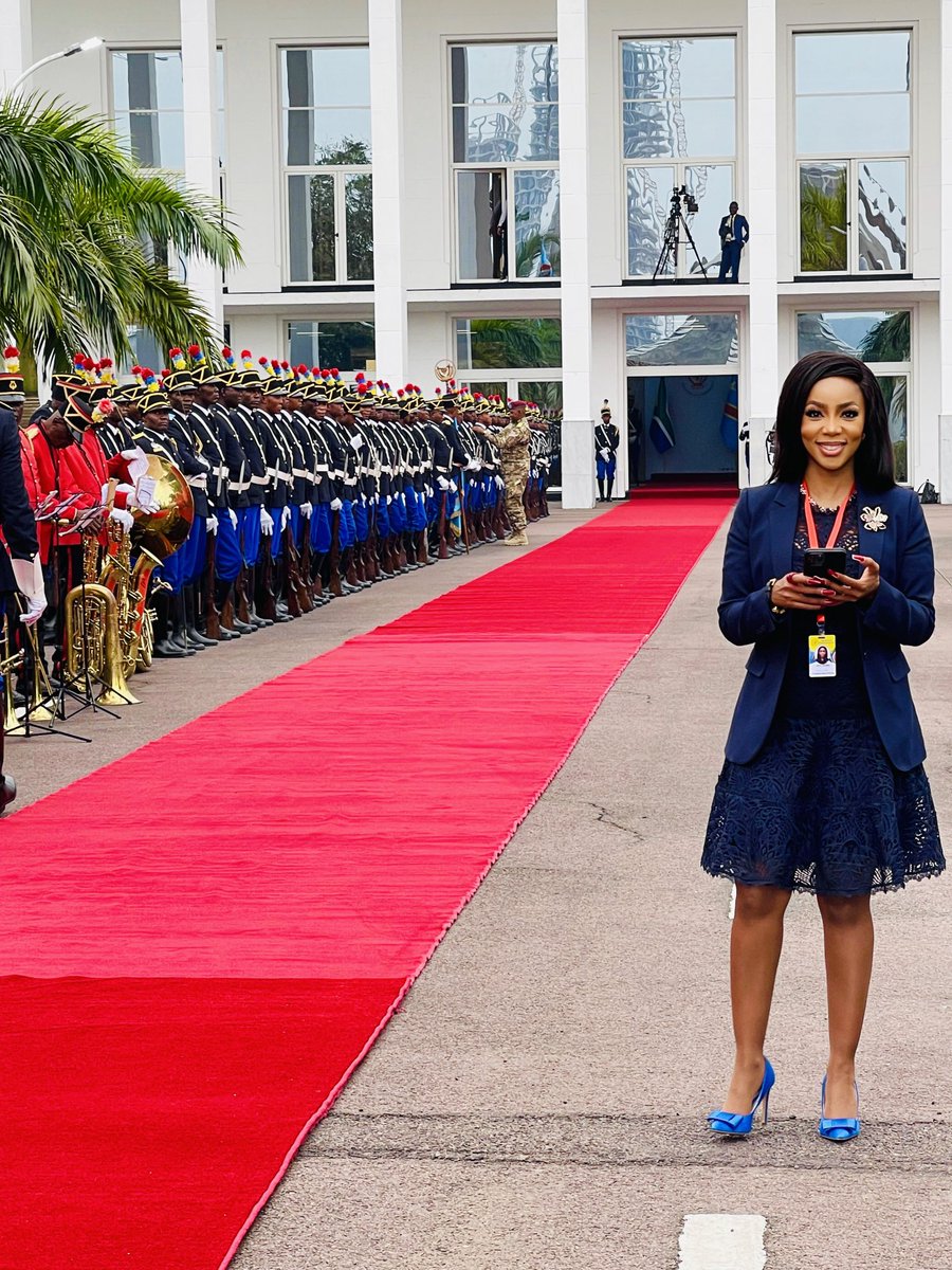 Ebale ya mozindo (@ebalemozindo) on Twitter photo Hum ?
Que dire de madame <a href="/AthiGeleba/">ATHI GELEBA 🇿🇦</a> qui gère la communication du président sud-africain <a href="/CyrilRamaphosa/">Cyril Ramaphosa 🇿🇦</a> et utilise souvent son téléphone ?
#PS Photo souvenir prise en juillet 2023 au palais de la nation lors de la visite d'Etat du président <a href="/CyrilRamaphosa/">Cyril Ramaphosa 🇿🇦</a> à Kinshasa. Hum ?
Que dire de madame <a href="/AthiGeleba/">ATHI GELEBA 🇿🇦</a> qui gère la communication du président sud-africain <a href="/CyrilRamaphosa/">Cyril Ramaphosa 🇿🇦</a> et utilise souvent son téléphone ?
#PS Photo souvenir prise en juillet 2023 au palais de la nation lors de la visite d'Etat du président <a href="/CyrilRamaphosa/">Cyril Ramaphosa 🇿🇦</a> à Kinshasa.
