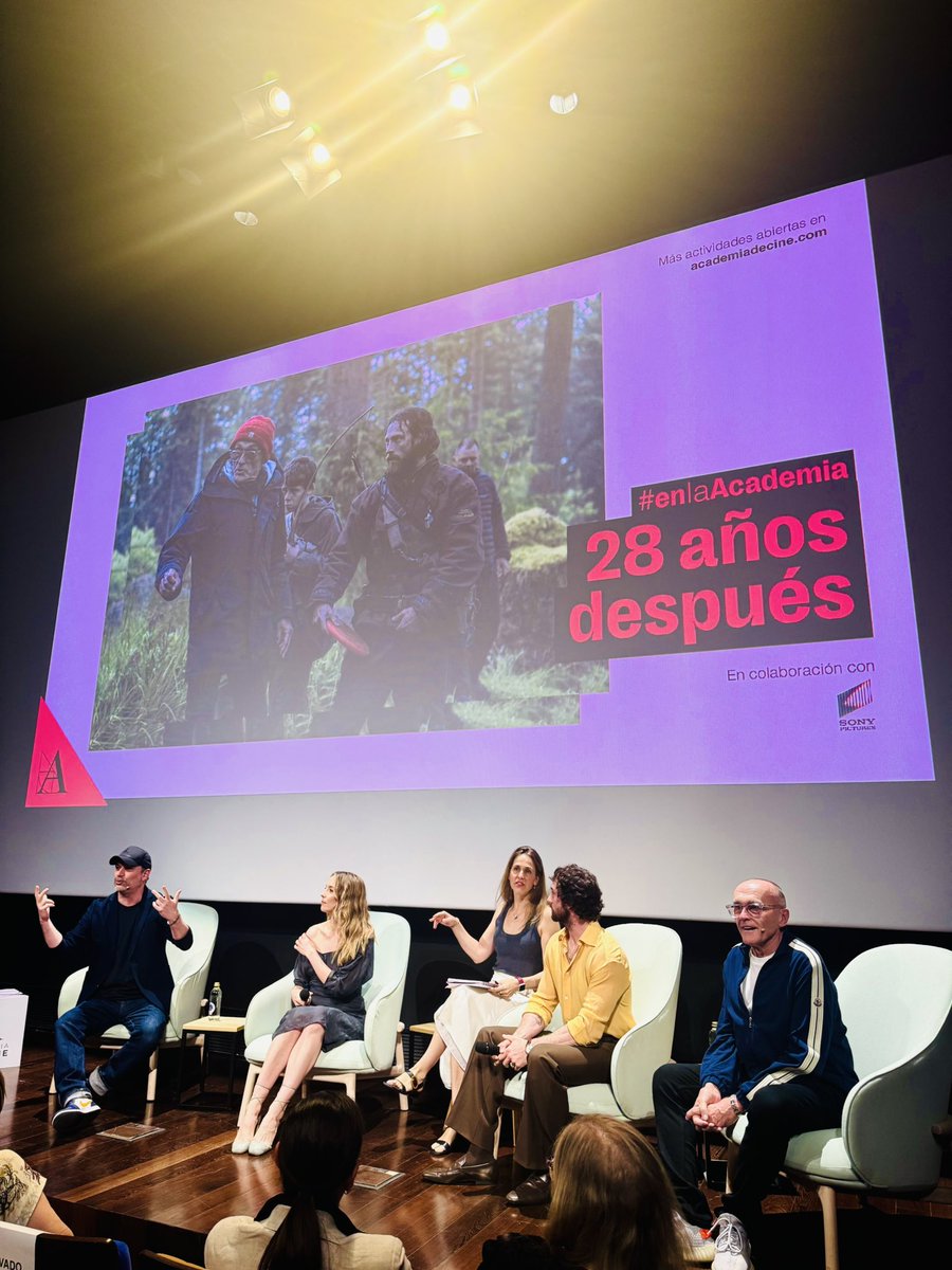 Enrique Lavigne (@enriquelavigne) on Twitter photo Vistos los primeros 28 minutos de 28 AÑOS DESPUÉS…creo que se me había olvidado ya lo que era una buena peli de Terror. Estamos flipando con lo estilizado, lo crudo y lo original. Folk Horror at his best. Gracias <a href="/sonypictures_es/">Sony Pictures España</a> Vistos los primeros 28 minutos de 28 AÑOS DESPUÉS…creo que se me había olvidado ya lo que era una buena peli de Terror. Estamos flipando con lo estilizado, lo crudo y lo original. Folk Horror at his best. Gracias <a href="/sonypictures_es/">Sony Pictures España</a>