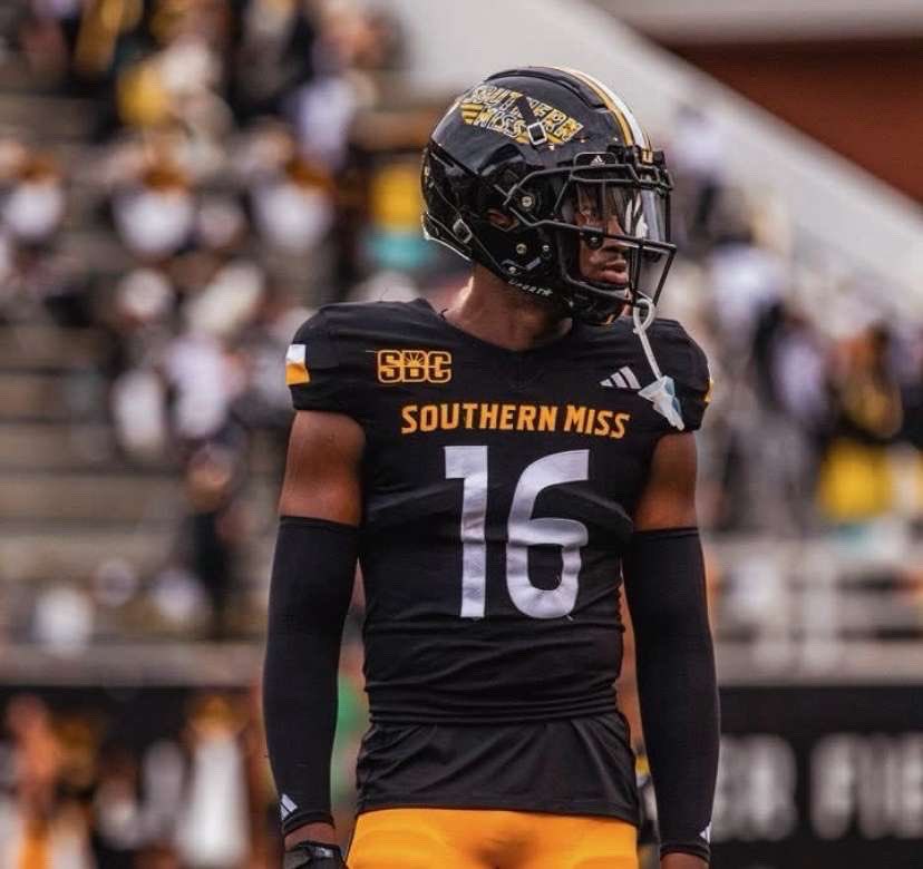 JQHARRELL's tweet image. #AGTG After a great conversation with @Calhoun__23 Im Blessed to receive an offer from The Southern Miss @Tereif @TupFB @ThardiN1235 @Coach_TWard @MHAYG00D