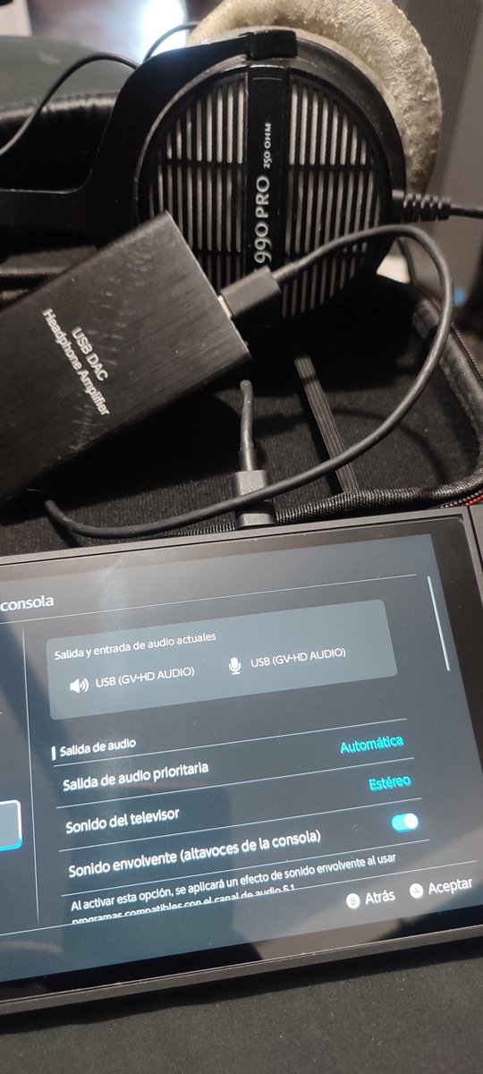 felipusrex's tweet image. Switch 2 funciona con mi DAC USB. Para usarlos bonitos Beyerdynamic DT990 PRO de 250 ohms.