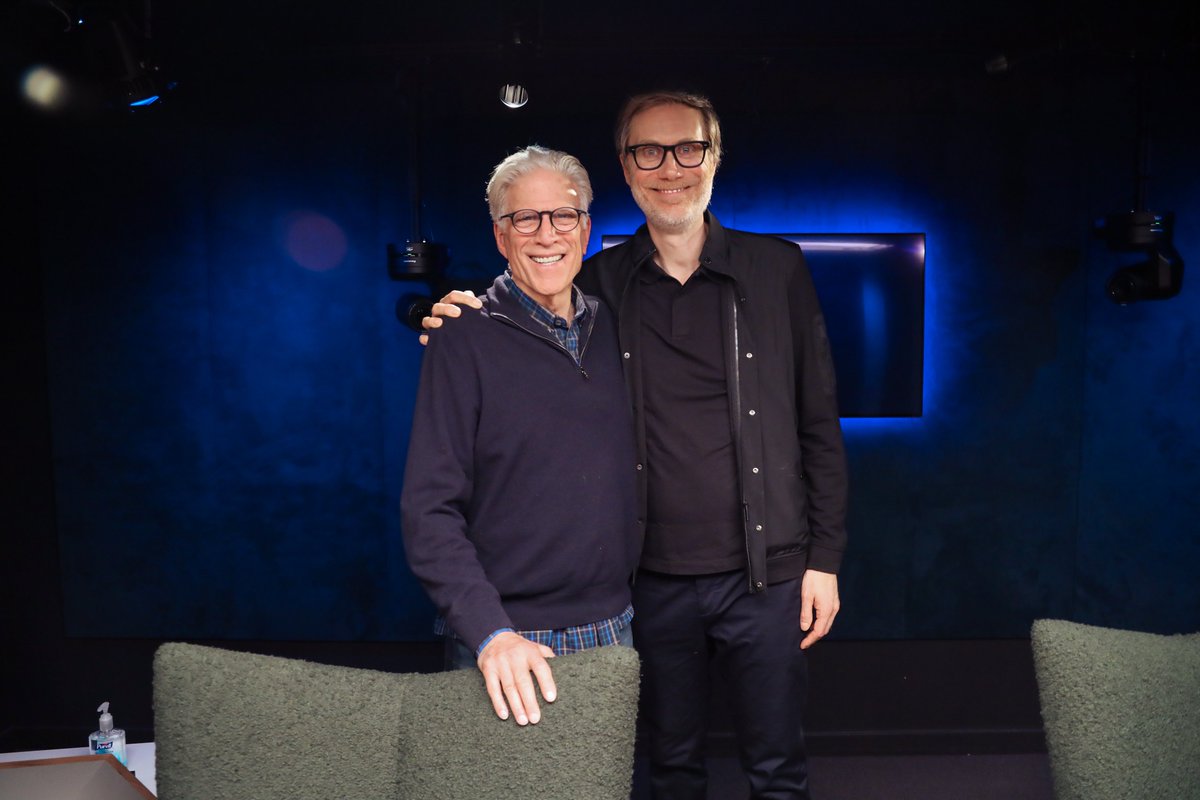 StephenMerchant's tweet image. Absolute pleasure to sit down with @TedDanson on the #WEKYN podcast to talk about the influence of Cheers on The Office, amongst many other things. Listen at all your usual podcast platforms – teamcoco.com/podcasts/where…