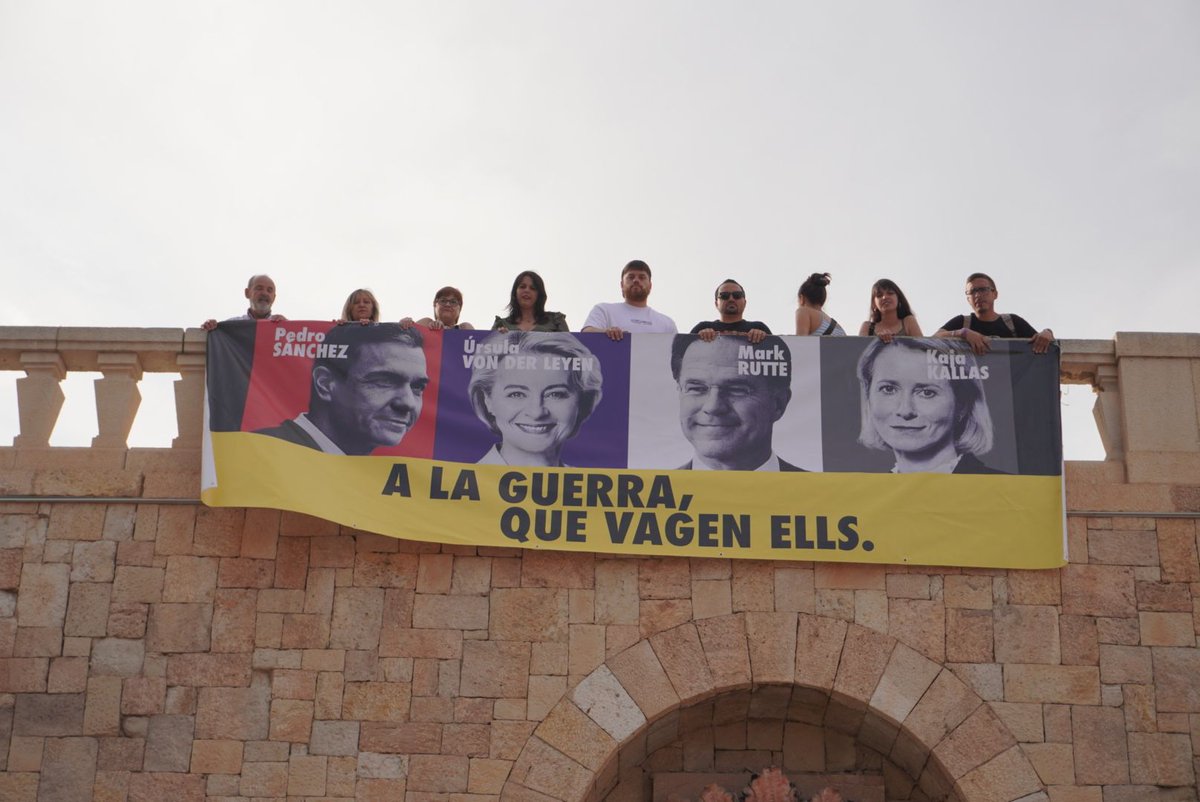 podemalacant's tweet image. Davant del règim bel·licista les alacantines ho tenim clar: A la guerra que vagen ells.

- No al règim de guerra.
- No a l&apos;augment de despesa militar.
- No a la guerra, insubmissió contra el rearmament.