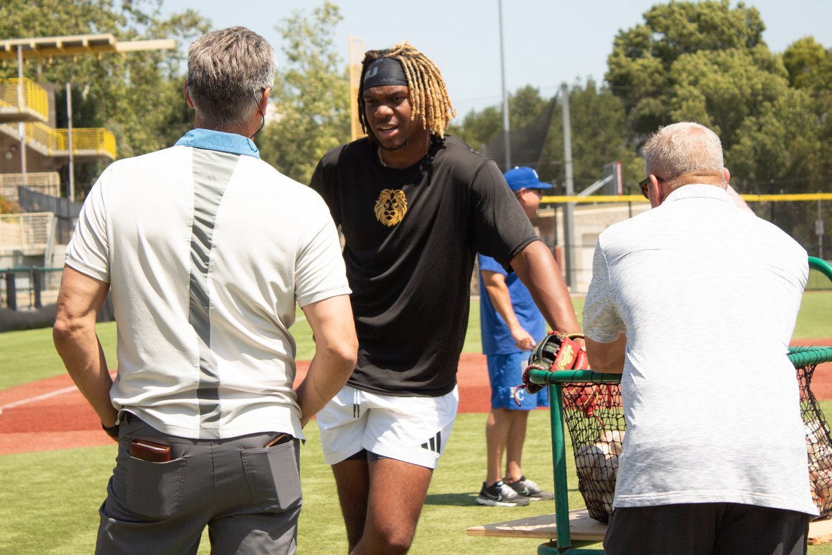 ROYAL WORKOUT
Oaks Christian School alumn Quentin Young is beginning a gauntlet of workouts for MLB teams ahead of the MLB Draft Combine and MLB Draft in July. Yesterday, Young went through a workout for the Kansas City Royals at Leko Field.