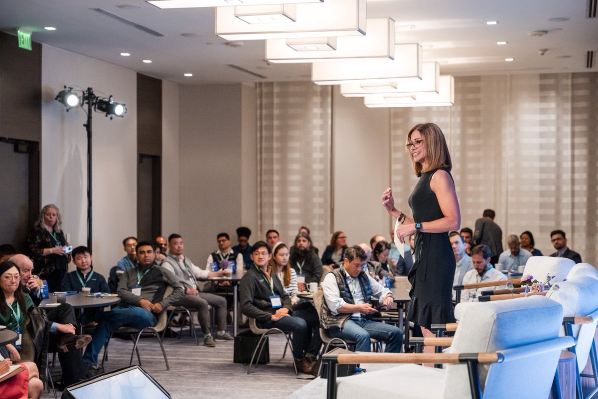Lisa Mateo (@lisamateotv) on Twitter photo In a time of economic uncertainty where can you find the opportunities? This past week we traveled to San Francisco to dig into the minds of executives and investors. #TheFutureInvestor <a href="/BloombergLive/">Bloomberg Live</a> <a href="/InvescoUS/">Invesco US</a>
youtube.com/live/9B9E7pif_… In a time of economic uncertainty where can you find the opportunities? This past week we traveled to San Francisco to dig into the minds of executives and investors. #TheFutureInvestor <a href="/BloombergLive/">Bloomberg Live</a> <a href="/InvescoUS/">Invesco US</a>
youtube.com/live/9B9E7pif_…