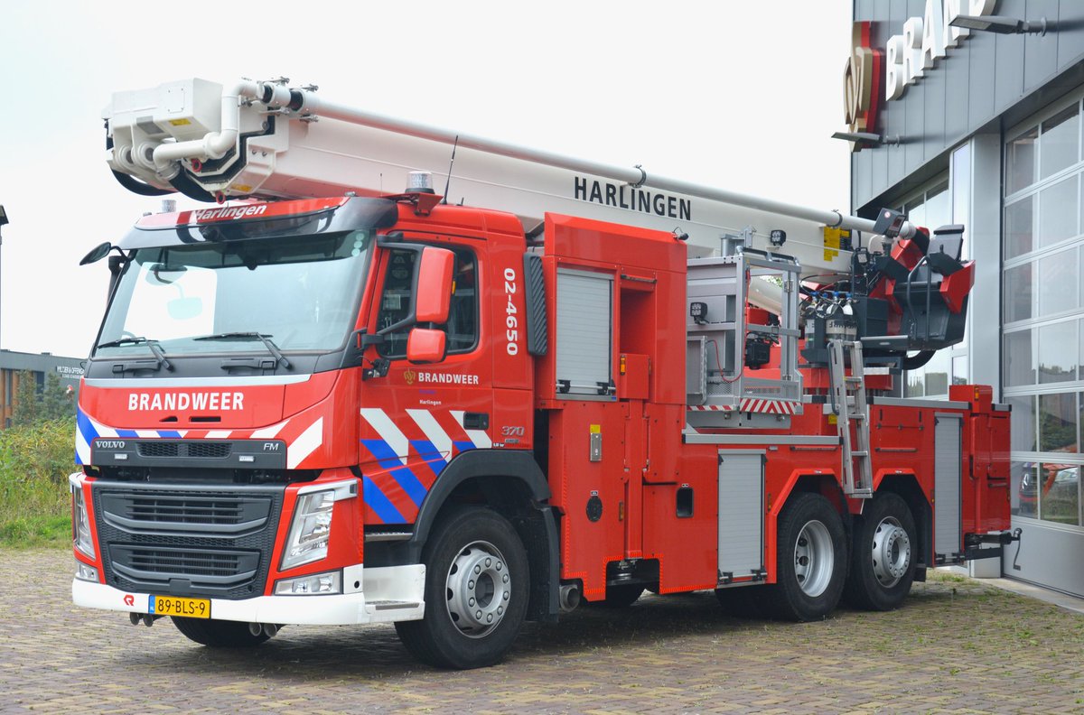 Brand in industriehal Zuidelijke Industrieweg Franeker