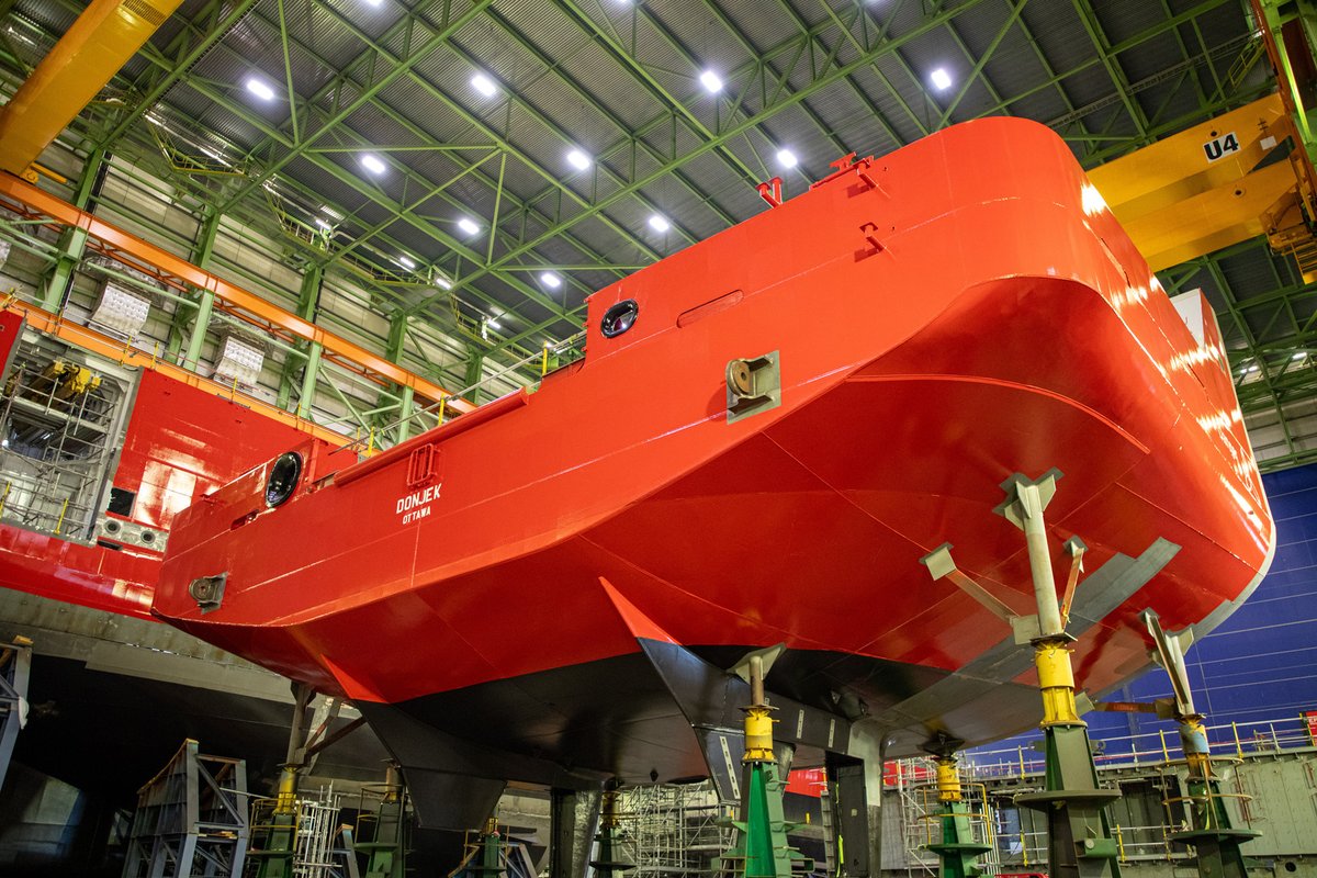 IrvingShipbuild's tweet image. A key block of the future CCGS Donjek is now in the Module Hall with a fresh coat of paint. Block 240 is a defining block of the future stern mega block for the first Arctic and Offshore Patrol Ship proudly built for the Canadian Coast Guard. @CoastGuardCAN