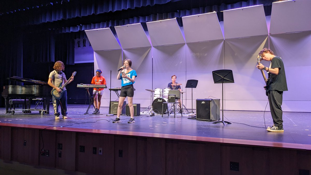 LHSPerforms tweet media