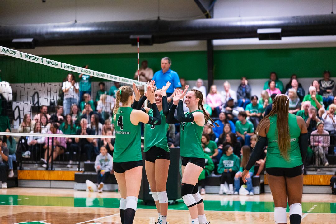 Mean Green Sports (@meangreensports) on Twitter photo 𝓗𝓪𝓹𝓹𝔂 𝓜𝓮𝓪𝓷 𝓖𝓻𝓮𝓮𝓷 𝓕𝓻𝓲𝓭𝓪𝔂!
Just looking back at some photos from last season of <a href="/MeanGreenVB/">UNT Volleyball</a> 😌📸
#GMG🦅🟢 𝓗𝓪𝓹𝓹𝔂 𝓜𝓮𝓪𝓷 𝓖𝓻𝓮𝓮𝓷 𝓕𝓻𝓲𝓭𝓪𝔂!
Just looking back at some photos from last season of <a href="/MeanGreenVB/">UNT Volleyball</a> 😌📸
#GMG🦅🟢