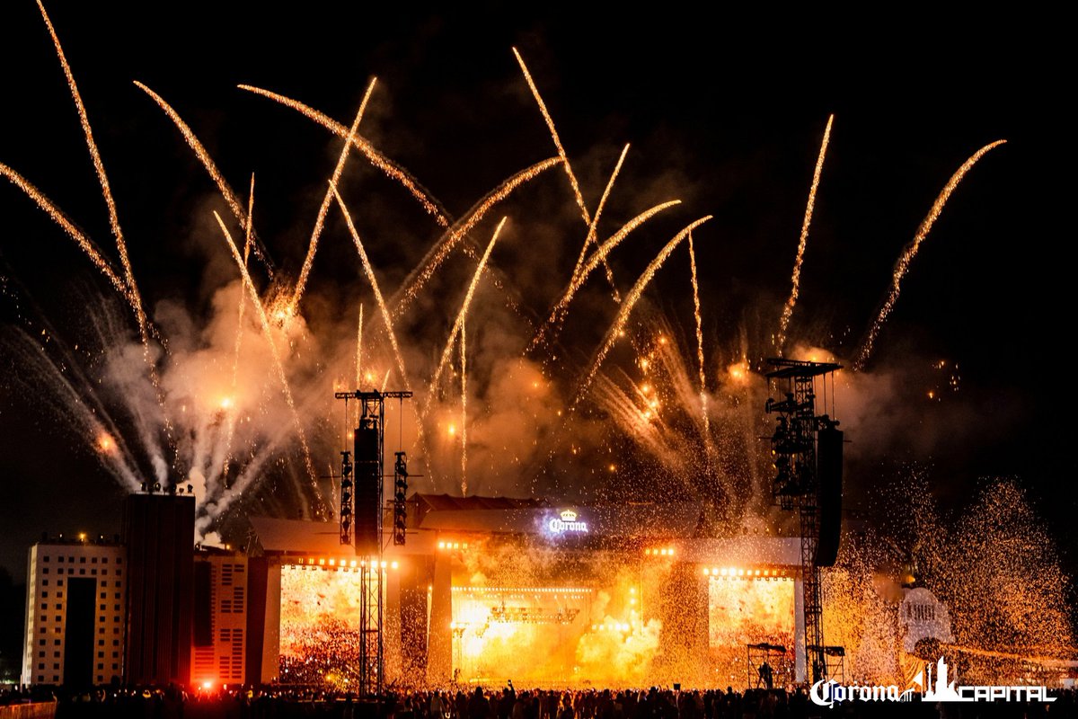 ES HOY LA #PREVENTABANAMEX PARA VOLVER A ESTO...🔥😎💥

2pm, Ticketmaster 👉 bit.ly/CC25_ON

#CoronaCapital25