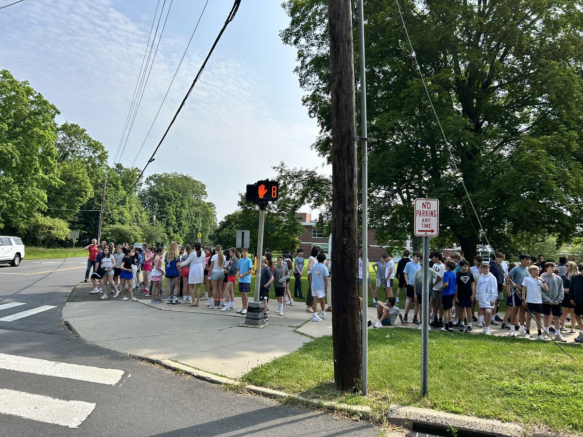 David Gusitsch (@davidgusitsch) on Twitter photo The <a href="/SaxeMS/">Saxe Middle School (CT)</a> crowd is ready to cheer on our New Canaan Police Department, current & former students, & the entire team for the annual <a href="/SpecialOlympics/">Special Olympics</a> Law Enforcement Torch Run as they processed down South Ave today. What a wonderful experience for all involved! The <a href="/SaxeMS/">Saxe Middle School (CT)</a> crowd is ready to cheer on our New Canaan Police Department, current & former students, & the entire team for the annual <a href="/SpecialOlympics/">Special Olympics</a> Law Enforcement Torch Run as they processed down South Ave today. What a wonderful experience for all involved!