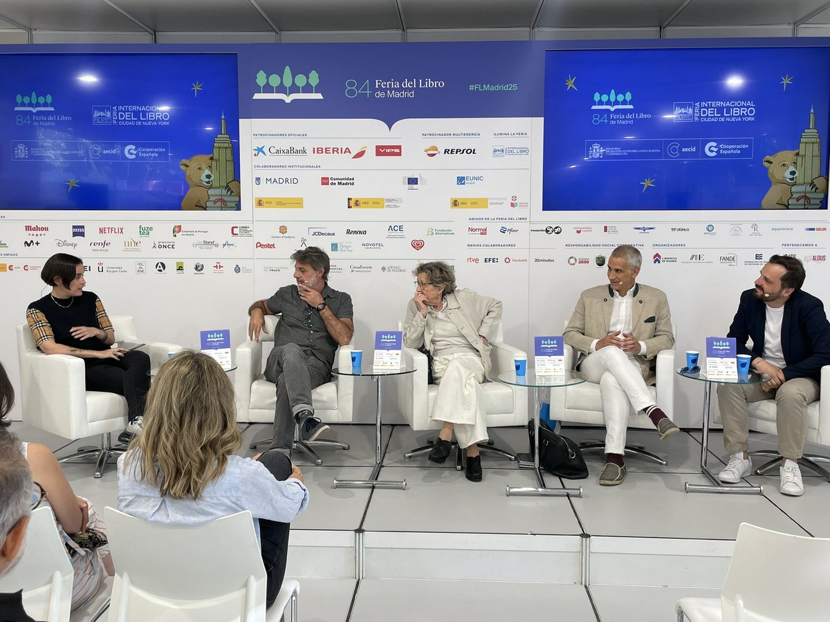 🌍✍️ ¿Qué pasa cuando una lengua cruza fronteras?

Andrés Barba, Kirmen Uribe, Rubén Gallo y Ana Diz  exploran cómo el español migra y se transforma en tierras extranjeras.

📍Pabellón Iberoamericano.