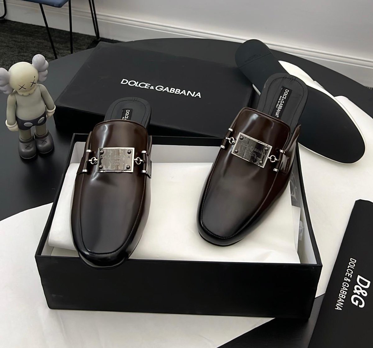 ChiwearsStore's tweet image. *CAN NEVER GO WRONG ON THAT SALLAH OUTFIT … 👌*

*Color: Black*  

*#NotTheRegular* 

DOLCE AND GABANNA- HALF SHOE

Size: 40-46

Comes with complete packaging…